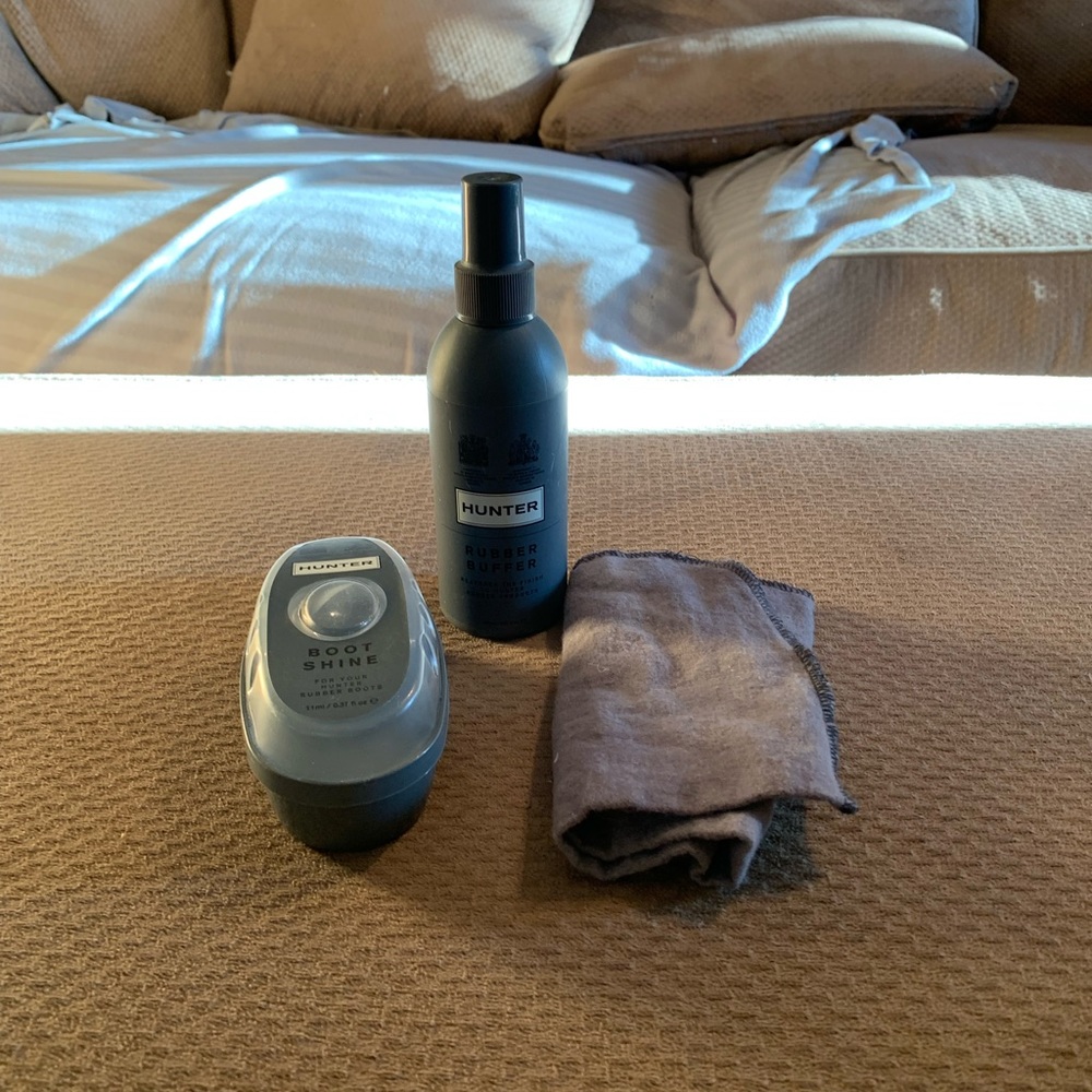 Never used Hunter boot cleaning kit!